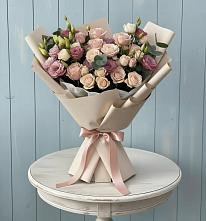 Букет цветов из:  Розы и Лизиантусы в Сафоново Смоленской области