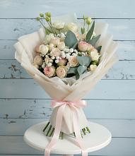 Букет цветов из:  Розы и Лизиантусы в Сафоново Смоленской области