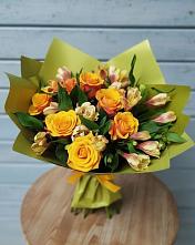 Букет цветов из:  Альстромерии и Розы в Сафоново Смоленской области