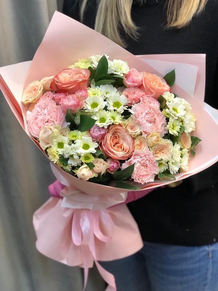 Букет цветов из: Гвоздики, Розы и Хризантемы в Сафоново Смоленской области