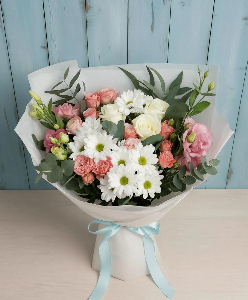 Букет цветов из: Розы, Лизиантусы и Хризантемы в Сафоново Смоленской области