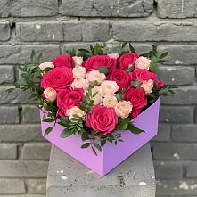 Цветочная композиция из Розы в коробке в Сафоново Смоленской области