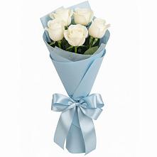 Букет 5 Белых роз Проуд в Сафоново Смоленской области
