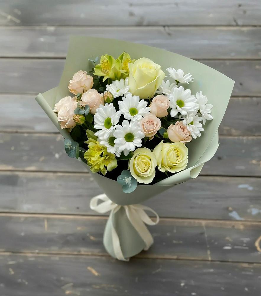 Букет цветов из: Альстромерии, Розы и Хризантемы в Сафоново Смоленской области