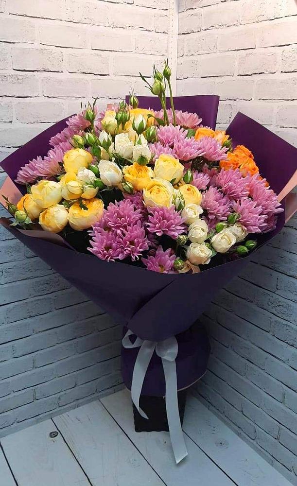 Букет цветов из: Хризантемы и Розы в Сафоново Смоленской области