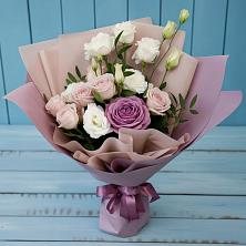 Букет цветов из:  Розы и Лизиантусы в Сафоново Смоленской области