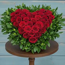 Цветочная композиция из Розы в виде сердца в Сафоново Смоленской области