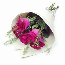 Букет цветов из:  Розы в Сафоново Смоленской области