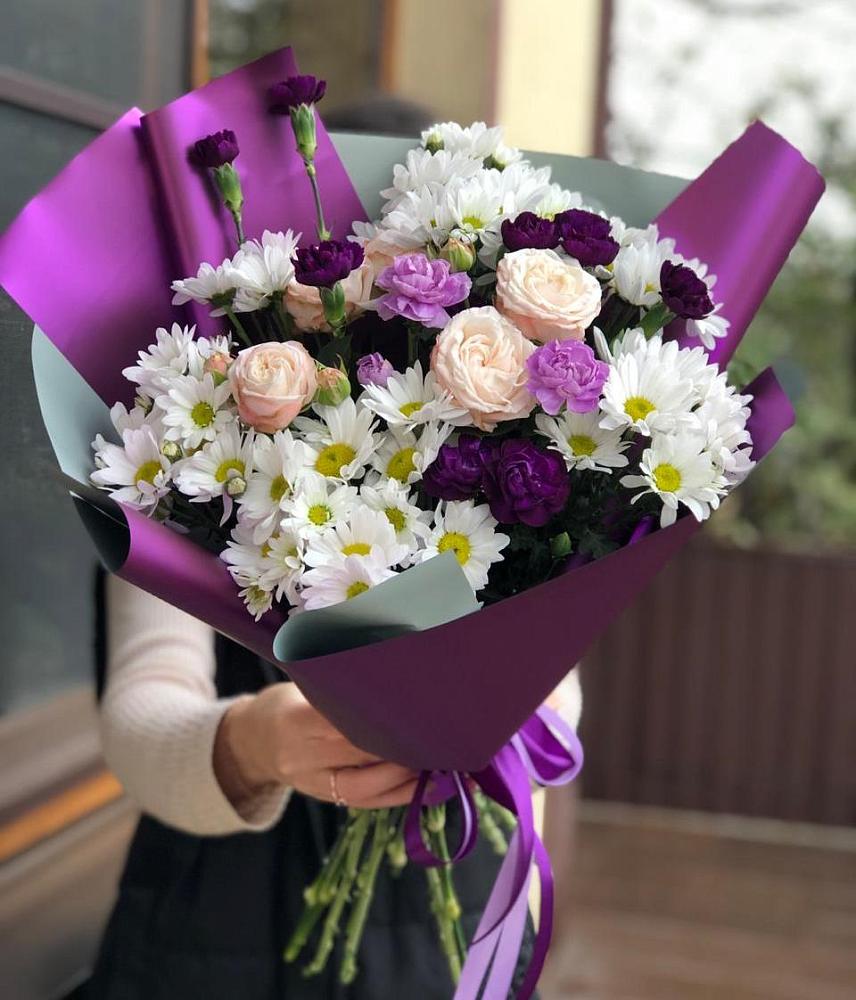 Букет цветов из: Хризантемы, Гвоздики и Розы в Сафоново Смоленской области