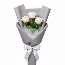 Букет 3 белые розы в Сафоново Смоленской области