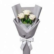 Букет 3 белые розы в Сафоново Смоленской области