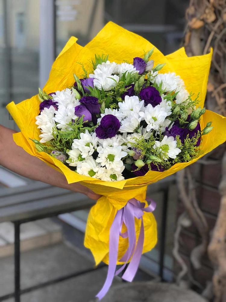 Букет цветов из: Ирисы, Хризантемы и Ромашки в Сафоново Смоленской области