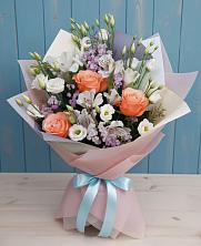 Букет цветов из:  Лизиантусы, Розы, Альстромерии и Гипсофила в Сафоново Смоленской области