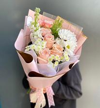 Букет цветов из:  Хризантемы и Розы в Сафоново Смоленской области