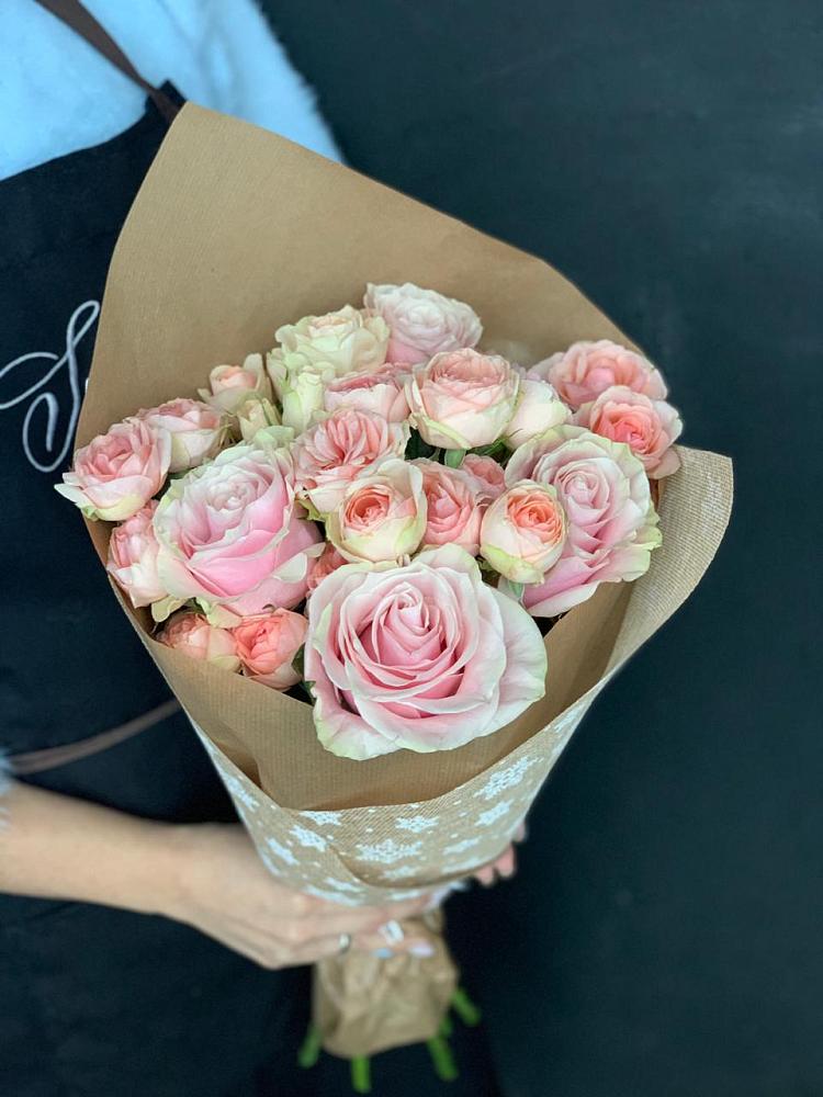 Букет цветов из: Хризантемы и Розы в Сафоново Смоленской области