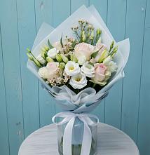 Букет цветов из:  Розы и Лизиантусы в Сафоново Смоленской области