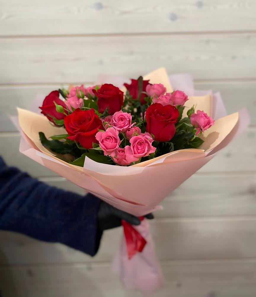 Букет цветов из: Розы в Сафоново Смоленской области