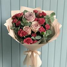 Букет цветов из:  Гвоздики и Розы в Сафоново Смоленской области