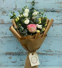Букет цветов из:  Розы и Лизиантусы в Сафоново Смоленской области