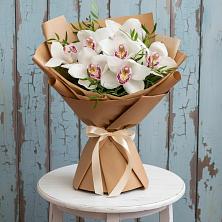Букет цветов из:  Орхидеи и Розы в Сафоново Смоленской области